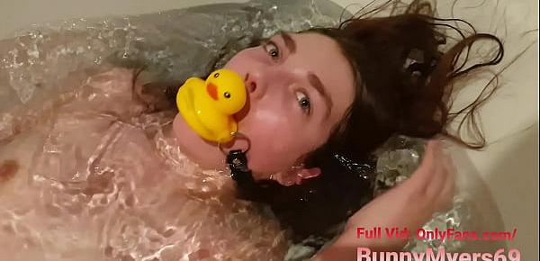  WHAT THE DUCK Bunny In The Bath!